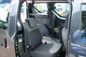 Fahrzeugumbau Rollstuhlumbau Dacia Dokker Seitenansicht