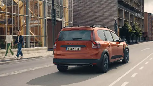Dacia Jogger von hinten