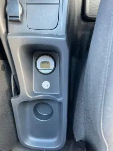 Fahrzeugumbau Renault Kangoo E-Tech Kühlfahrzeug Seitenansicht Bedienung