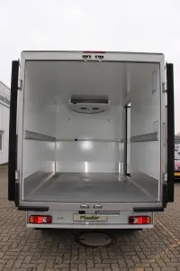 Fahrzeugumbau Renault Master Koffer Kühlfahrzeug Laderaum von hinten