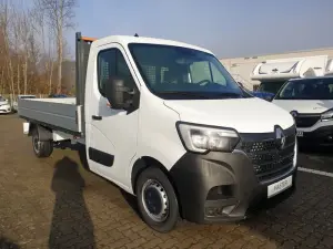 Fahrzeugumbau Renault Master Pritsche frontal