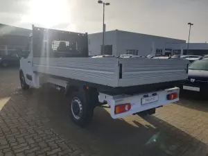 Fahrzeugumbau Renault Master Pritsche Ladefläche seitlich