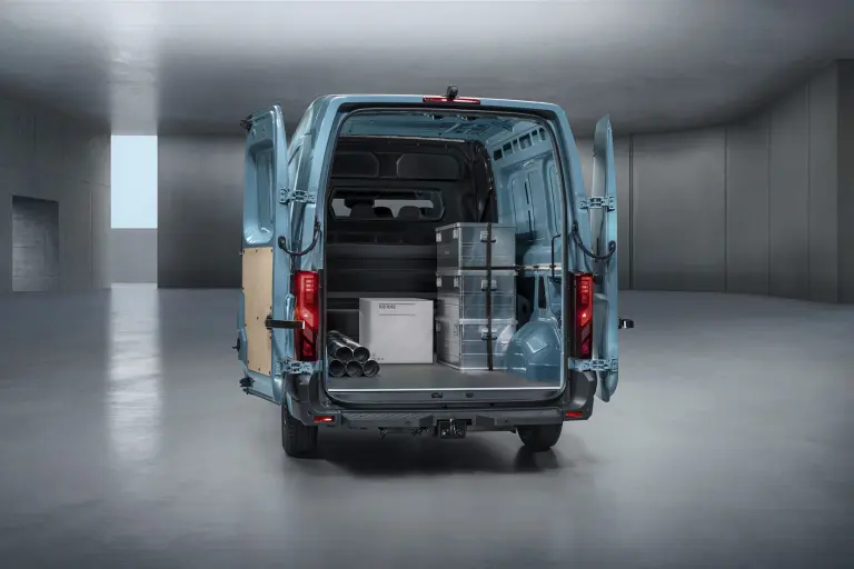 Renault Master Hecktueren geoeffnet