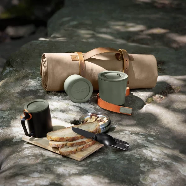 Dacia Set Tasse, Besteck