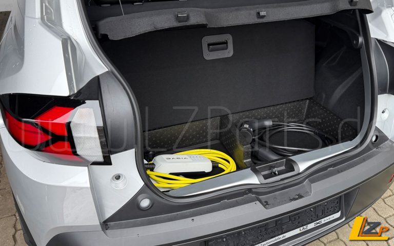 Dacia-Spring-Doppelter-Ladeboden-001